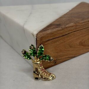 Vintage Gold and Green Christmas shoe Brooch lot B12